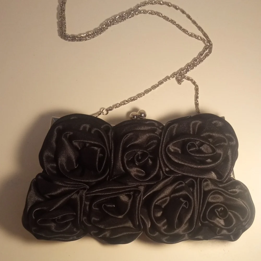 NWOT Elegant Black Satin Rose Clutch Purse With Detachable Shoulder Strap - Picture 1 of 8
